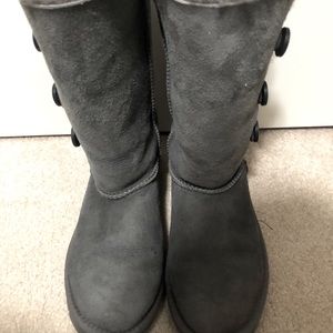 Ugg Bailey Button Boot size 5 big kids/7 women’s